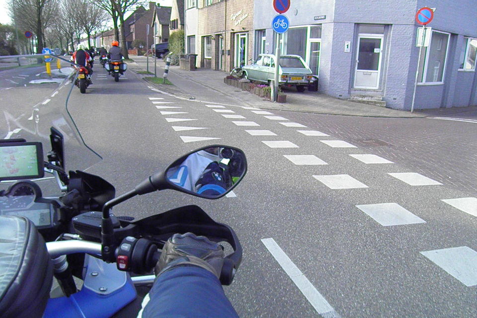 Motorrijbewijspoint Elst theorie cursus online